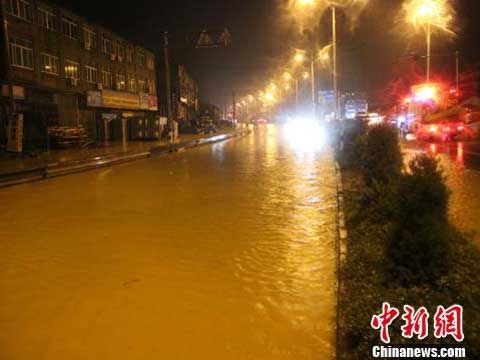 爆发 浙江苍南多村庄被淹_新浪天气预报