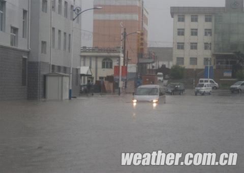 内蒙古再迎降雨 呼和浩特道路积水1人死亡|内蒙