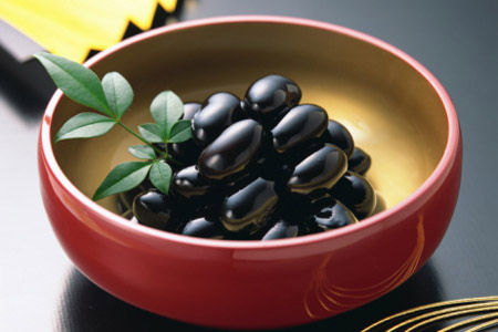 多吃黑色食物 缓解女性夏季手脚冰凉_新浪天气