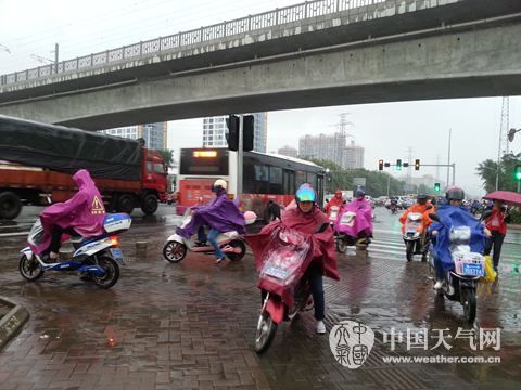 暴雨 未来三天阴雨持续|海南|阴雨|暴雨_新浪天气预报