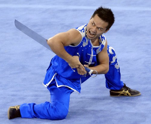 彭伟群在第九届世界武术锦标赛套路男子南刀比赛中