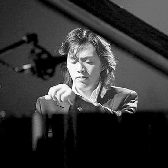 母女二人同学琴期待聆听李云迪指点