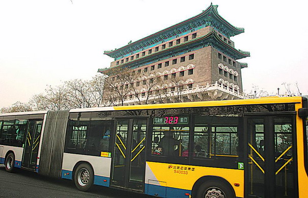北京新型公交车上路