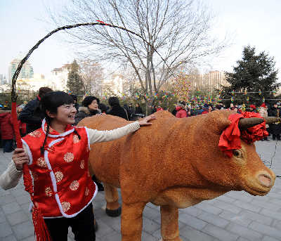 绝迹百年,鞭打春牛重现京城(图)