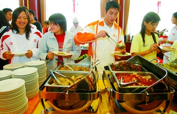 湘人贾凯:中国运动员的炊事班长