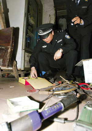摩托车维修店竟卖盗车工具警方对祖庙地区展开
