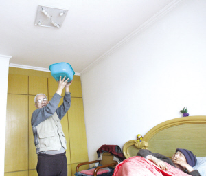 进新房第二年房顶就漏水 住了8年房接了7年雨