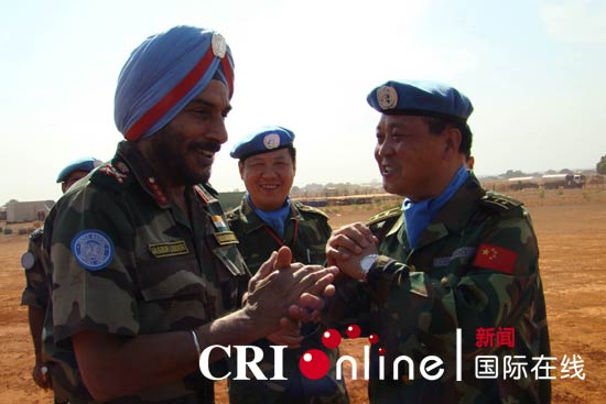 联苏团部队总司令与中国维和部队告别侧记