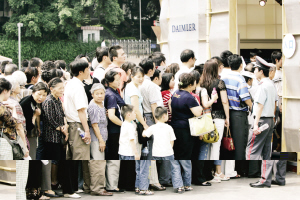 万名市民逛德国大道半天喝脱半吨黑啤