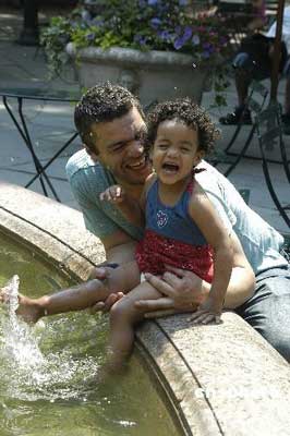 美国纽约连续4天最高气温超过九十度(组图)