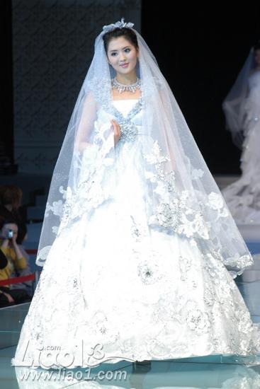 世界上最贵的婚纱图片_世界上最漂亮的婚纱