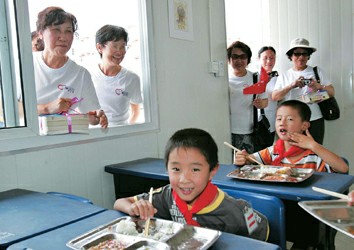 上海奶奶在都江堰为希望小学选址_新闻中心_
