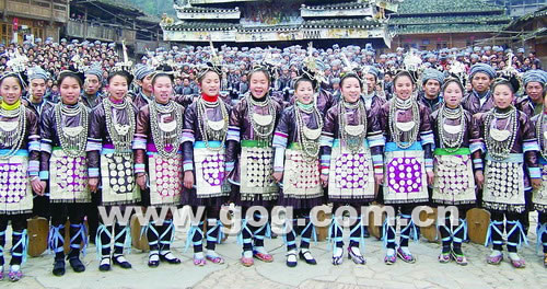余秋雨品读黔东南(二)伞下的侗寨