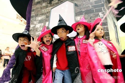 魔法学院在香港登台 港版 哈利波特 迎万圣节