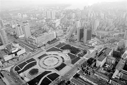 莫斯科人均绿地面积_洛阳市人均住房面积