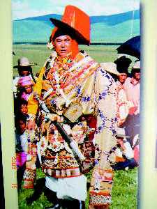 青海民族服饰系列报道之三 藏族服饰:明灿的高