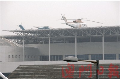 大雾笼罩澳门能见度低 客轮直升机延误停航(图