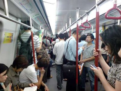 香港一项调查显示地铁成女性被非礼黑点(图