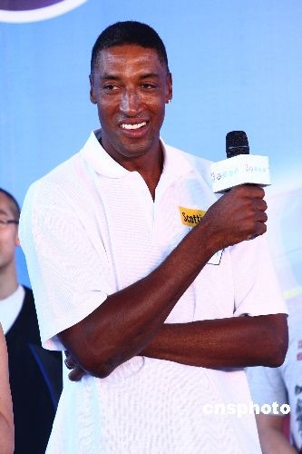 图:斯科特·皮蓬现身北京与球迷切磋球艺_新闻