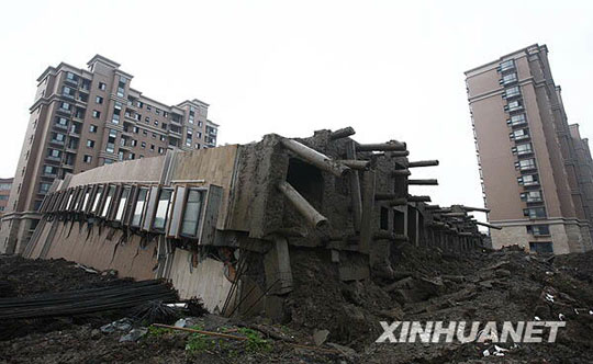 外媒评上海楼房倒塌事故中国玻璃质量惊呆世界