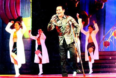图文：美容师与残疾人歌手的恋曲