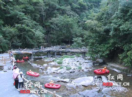 邵阳绥宁黄桑漂流红红火火（组图）_新闻中心_新浪网