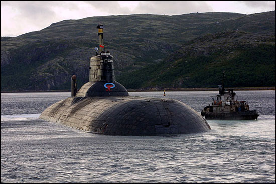 近距离感受俄罗斯台风级核潜艇(组图)