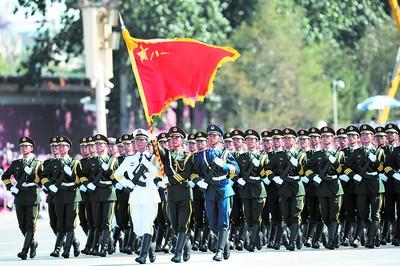 10时37分 正步通过天安门