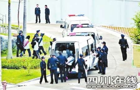 强奸嫖宿多名幼女校长被判死缓