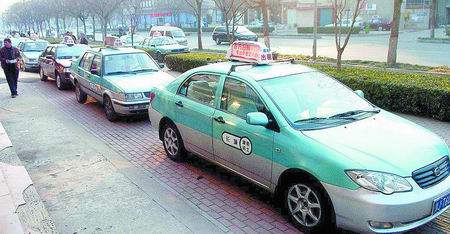 多少岁不让开出租车 1261564221_ROgDJi.jpg