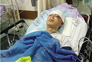 数名醉酒男子打残的士司机 警方拘捕三疑人(图