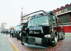 狙击步枪,防暴车