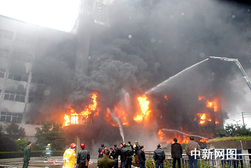 浙江慈溪一打火机厂火灾续:初步排除伤亡