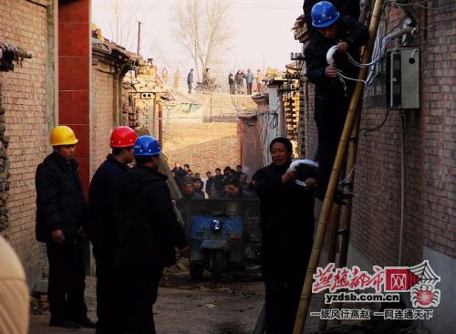 衡水故城一装载鞭炮面包车爆炸致2死2伤(图)