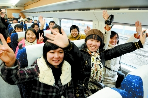 郑西高铁发车 2小时互达 ■ 连接我国中西部的