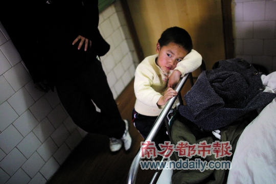 郴州血铅中毒儿童升至45人 其中30人住院治疗