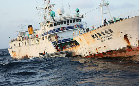 大陆海军向台湾被劫渔船无偿提供10万美元物