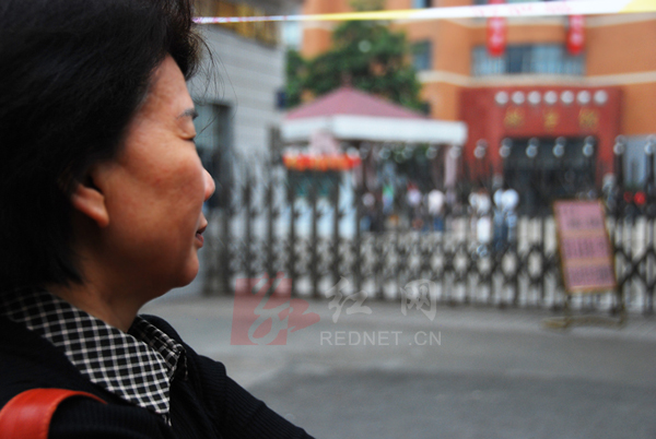 唇语送叮咛--2010高考背后的故事