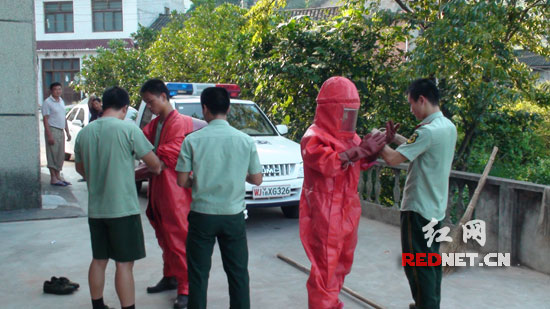 卓姓人口_...天江姓受刑人的卓姓友人,出示江某的指控书.图片来源:台湾《中(2)