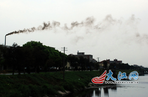 燃煤锅炉藏匿南昌郊区 每日排毒烟扰民(图)
