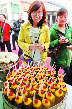 第四届中国·甘肃美食节风味小吃展在建兰路步