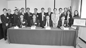 北大法学院与港大法学院签署发展硕士双学位协