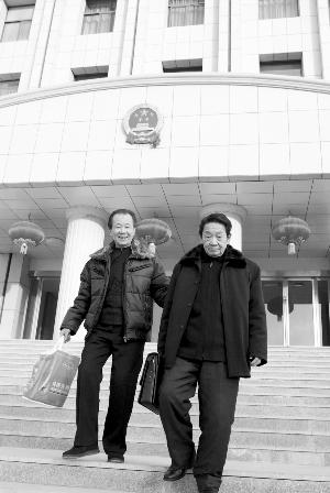 重审 84岁高龄的尹平律师继续出庭为裴树唐辩