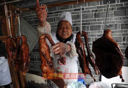 �ӡ�����ʢ�����ٿ��·�