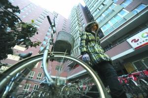 ������ס��ί���ŷ����ˣ�������λ�Խ����ⷿ