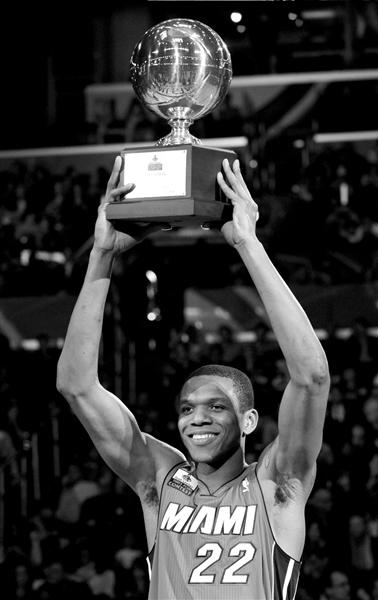 ��˹ͻ���̾���ΧȦ