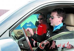 ��÷����ϡ���ѩ����ƴ�ߵ�