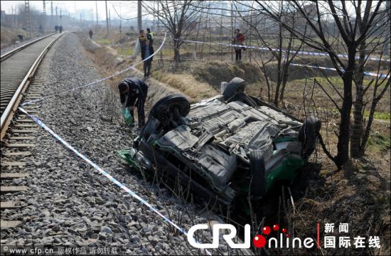 ���պϷʻ�ײ���⳵��1��4�˼�ѹ���н�200��