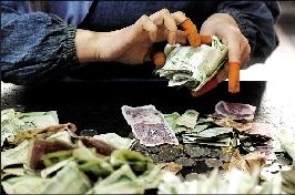 ���г�ɫָ�׵���