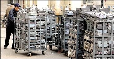 ���г�ɫָ�׵���